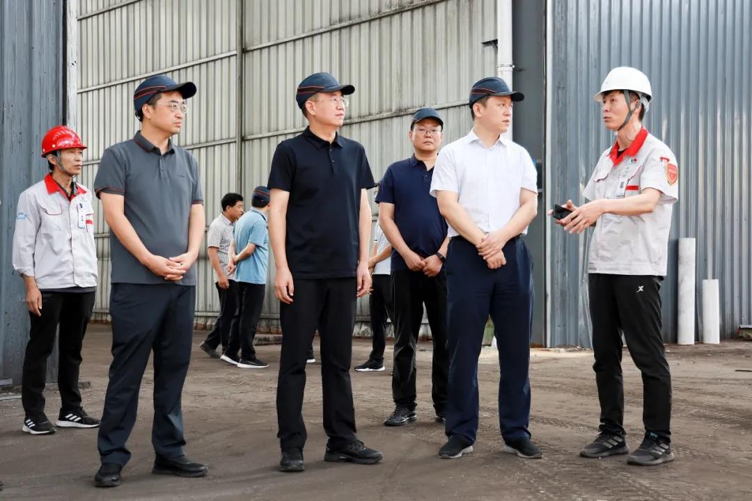 市委常委、副市長(zhǎng)、翼城縣委書記王淵到華翔（翼城）新材料科技園現(xiàn)場(chǎng)辦公