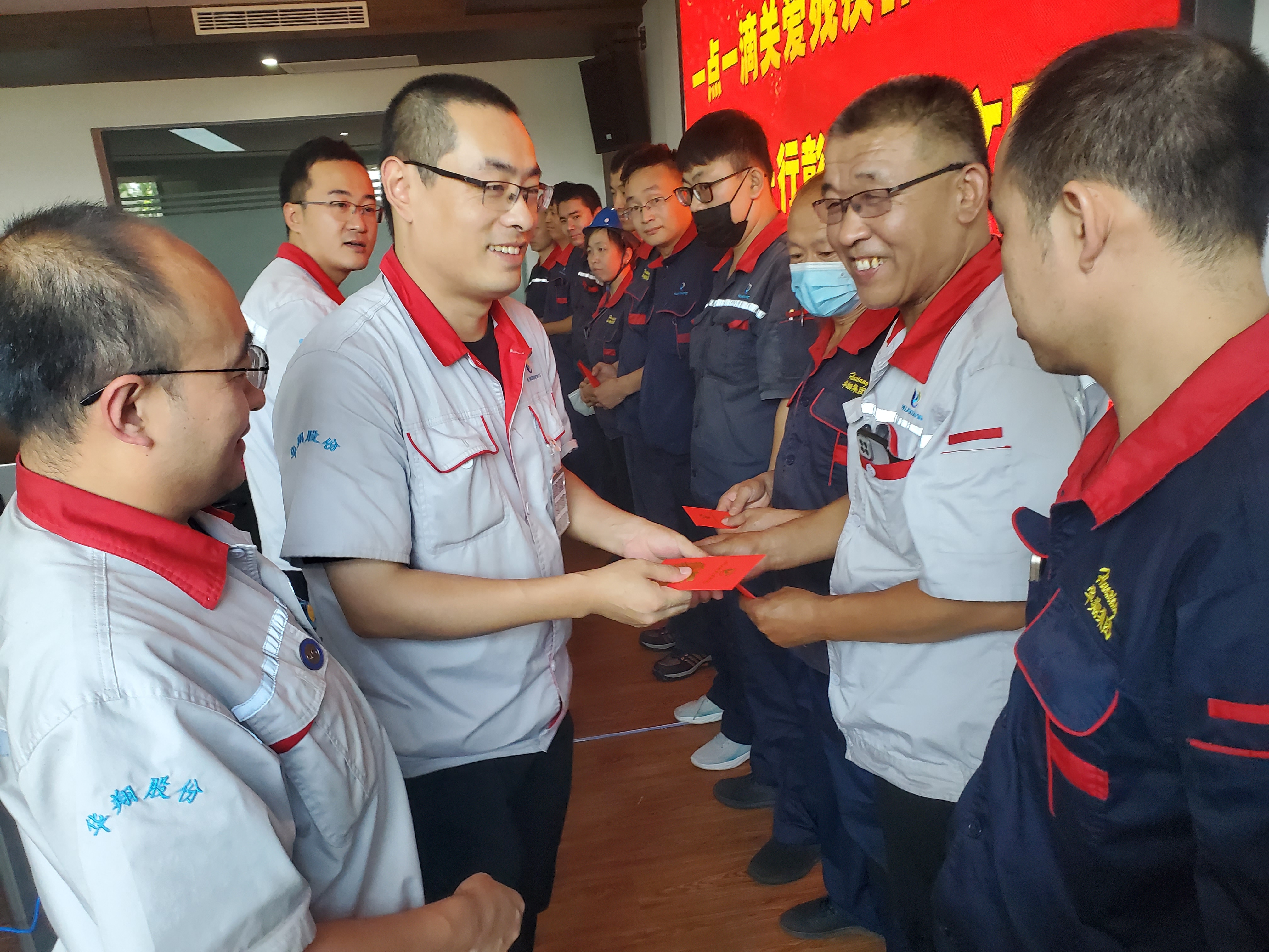 “扶殘助殘有你有我”，華翔很暖心！