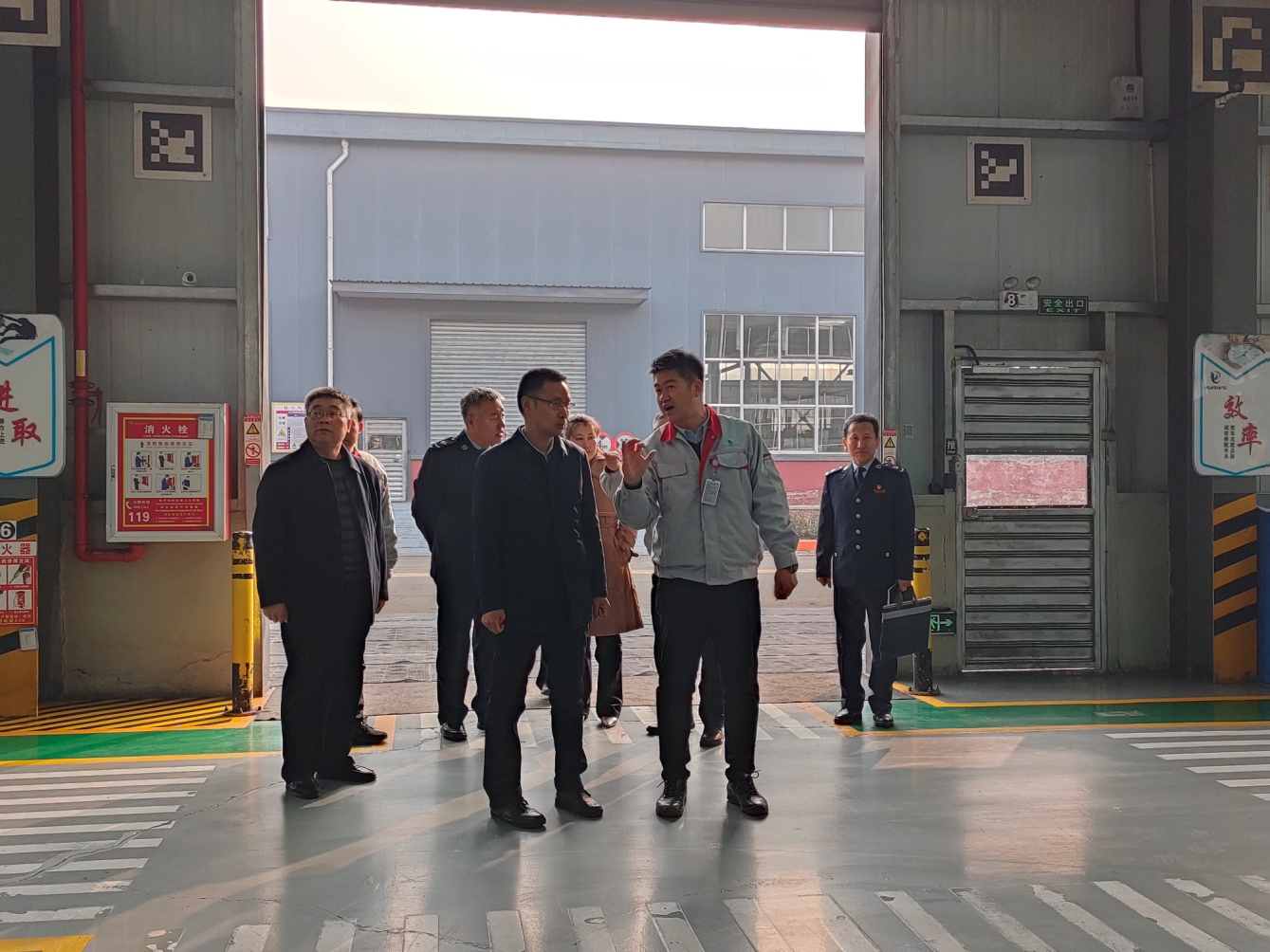 臨汾市稅務局黨委書記、局長張鎖林一行蒞臨我司調(diào)研服務