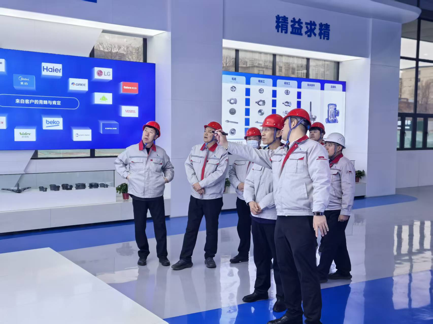 臨汾市委常委、洪洞縣委書(shū)記張晉偉深入華翔洪洞智能科技產(chǎn)業(yè)園調(diào)研